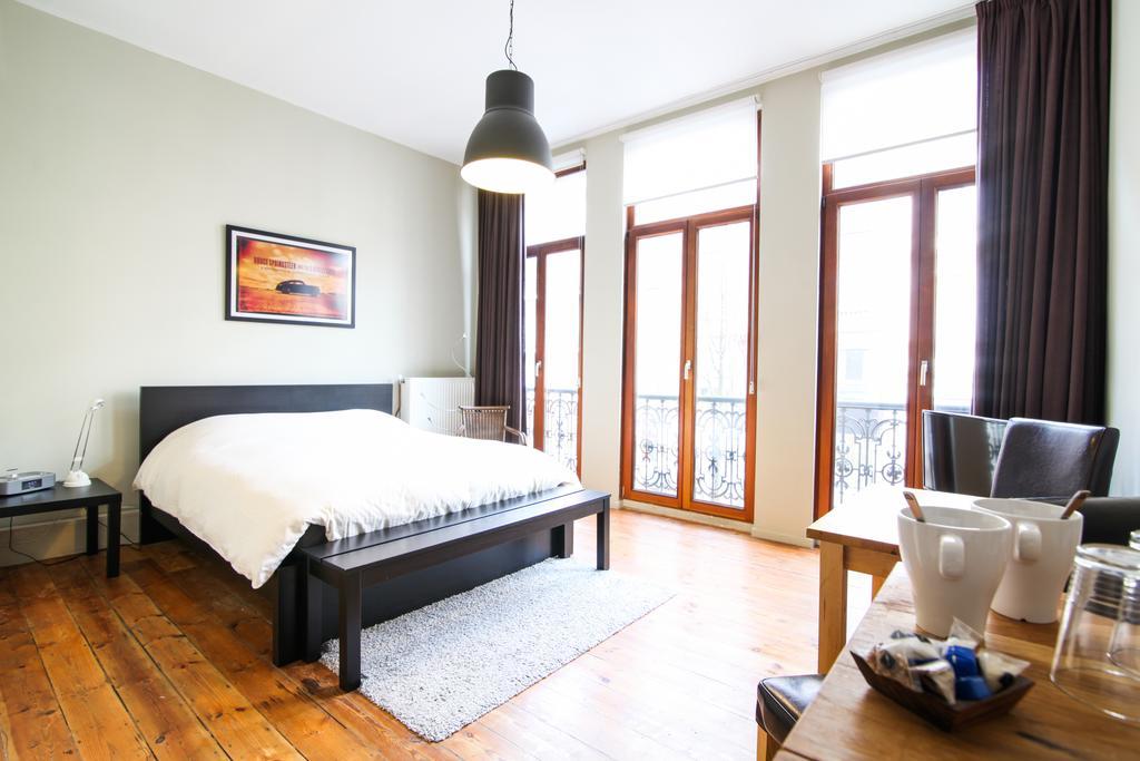 Because The Night City Lodge Antwerp Room photo