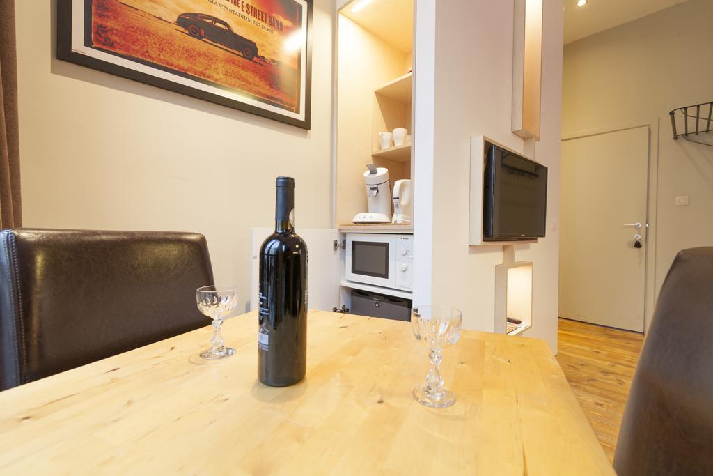 Because The Night City Lodge Antwerp Room photo